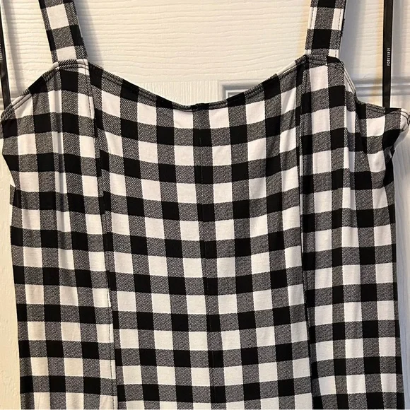 Forever 21 Black & White Gingham Sweetheart Neckline Romper - Picture 6 of 14